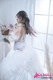 胸元をすっきりと見せる貧乳ドールならではの可憐なシルエット

