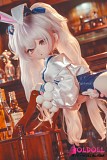 手描きメイクが映えるラフィーモチーフのアニメドール
