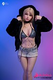 超リアルラブドール ショートパンツを合わせた華やかなコーディネート
