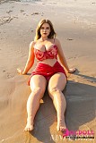 MMXDOLLの巨乳ラブドールによる開放感あるポージング
