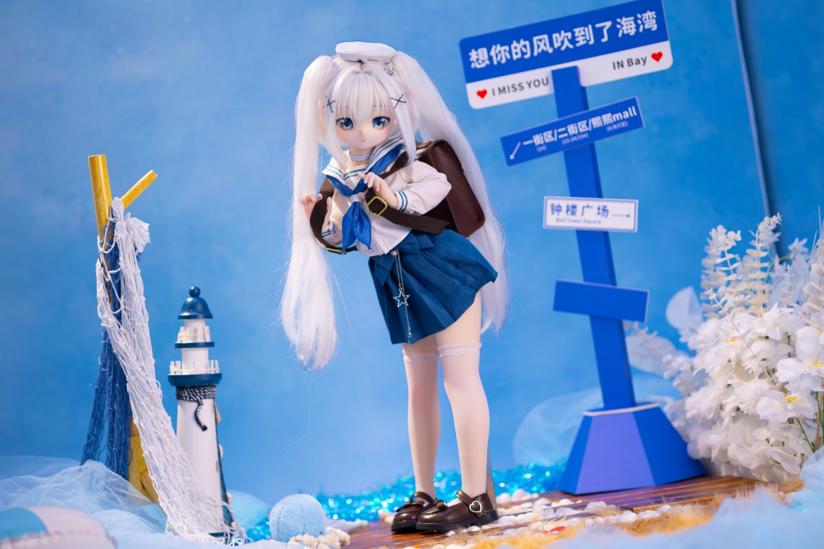 ブルーアイ美少女ドール