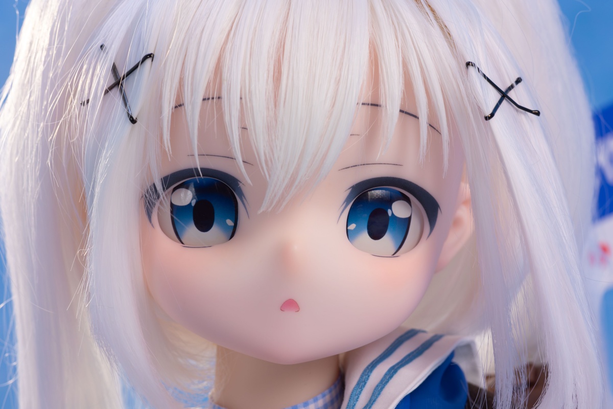 制服姿の二次元ドール