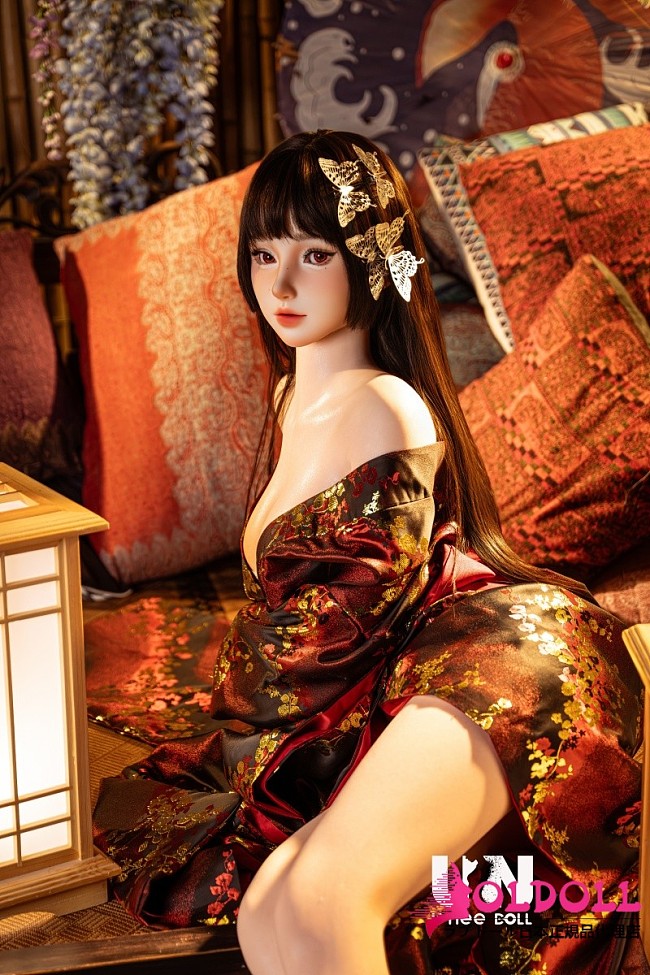 Uneedoll 美人ラブドール リアル皮膚 158cm Eカップ 星野(Xingye)メイク②ヘッド 赤い和服姿の巨乳ダッチワイフ
