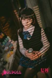 学生風デザインのリアルドール