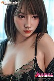 黒シャツからチラリと見える黒ブラが艶やかなシームレスドール
