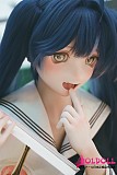 黒セーラー服と白ソックスを着用した清楚系アニメドール
