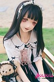 黒白ワンピの襟元とリボンの細部までこだわった衣装ディテール
