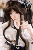 メイド風衣装が似合うリアルドール