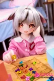 白髪と金色の瞳が魅力の二次元ドール
