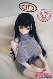 
タイトなニットから伸びるスタイリッシュなボディラインのサイドショット
