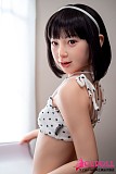 
137cmコンパクトなリアルボディの華奢な質感
