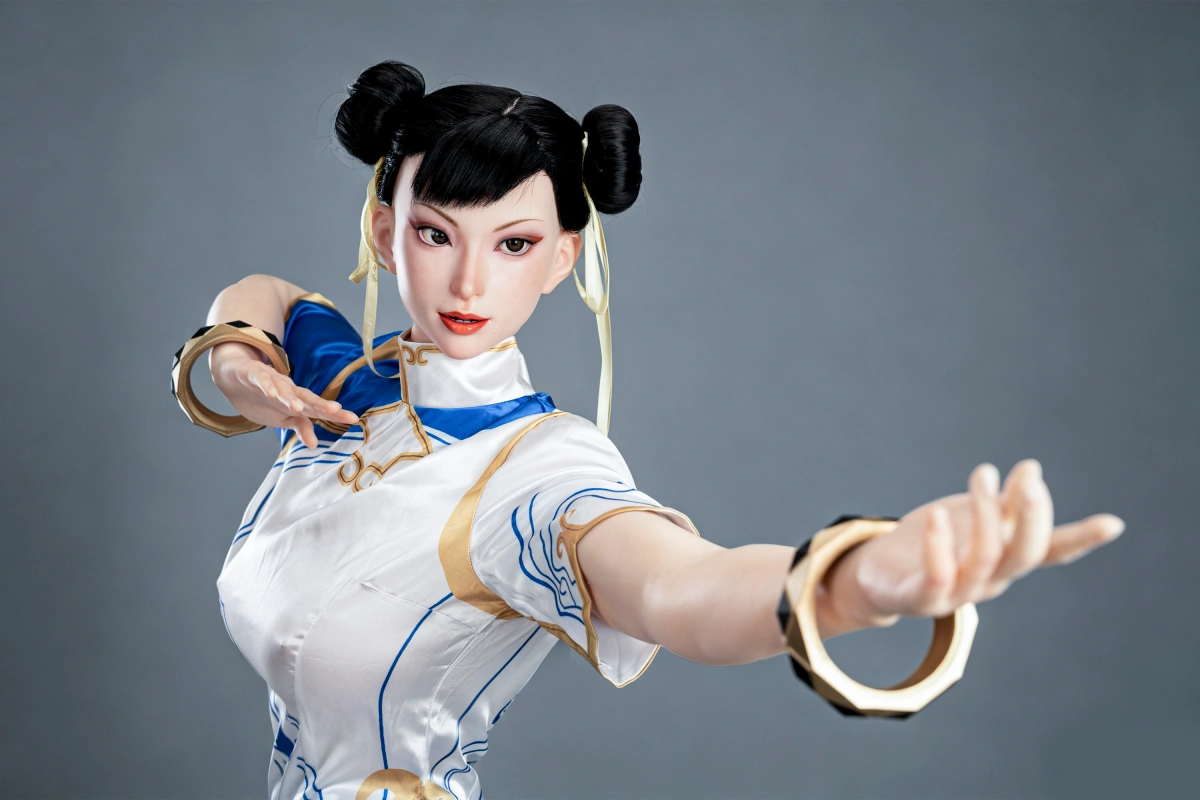 春麗風の中華衣装が魅力のリアルドール