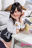 
153cm 貧乳ドール Aカップバストと白トップスのディテール

