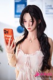
迫力満点のFカップ美乳と美しいデコルテラインのディテール写真
