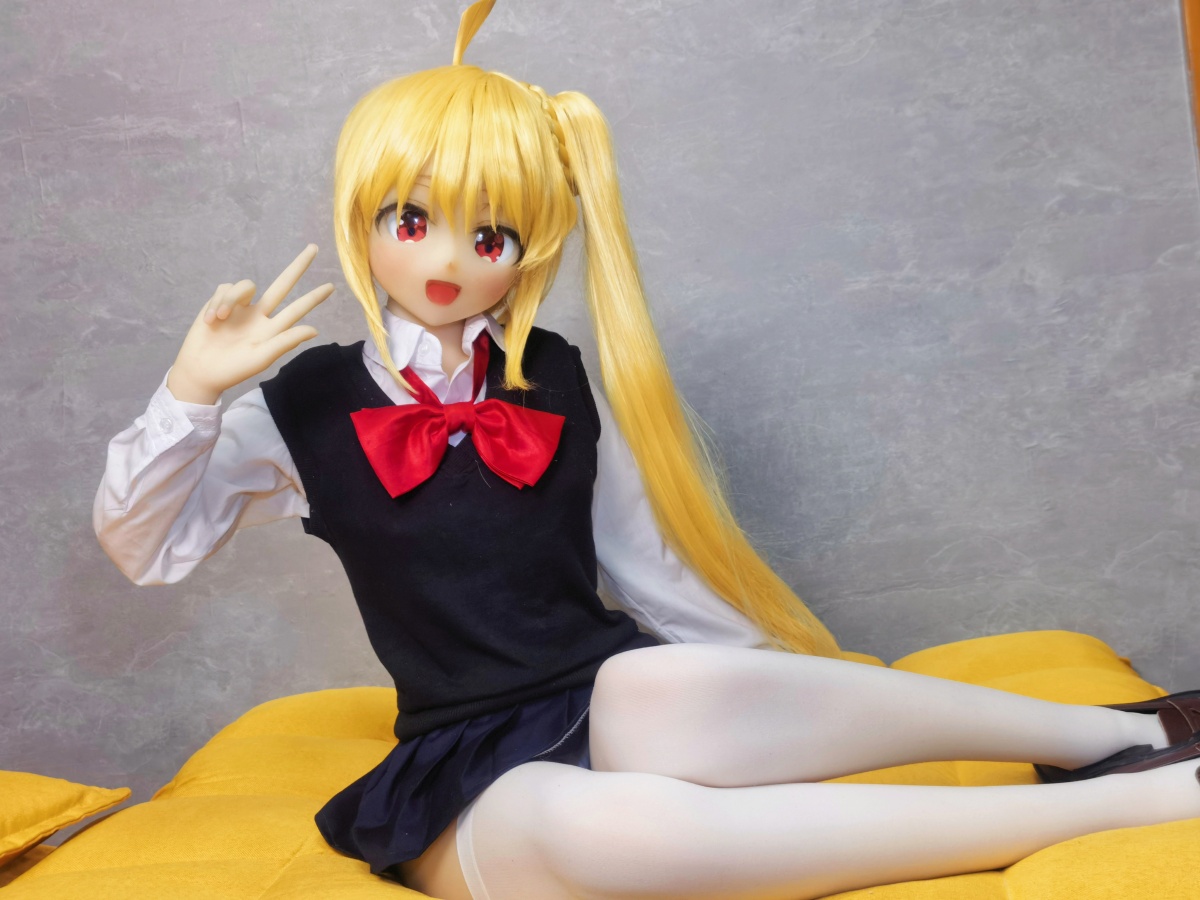 制服風衣装を着たアニメドール 制服風衣装を着たアニメドール