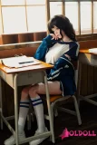 自然な座りポーズができるリアルドール
