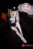 
AAカップ胸元与ポリス服の胸ポケット・ネクタイ部位のアップ