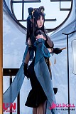 
中華風ドレスの妖艶なスリットと黒ストッキングの組み合わせ
