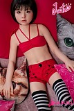 
赤いキャミソールとバスト平のシルエットが織りなす清楚系美少女のフロント姿
