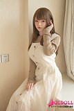 TPEボディの柔らかな肩に触れる仕草
