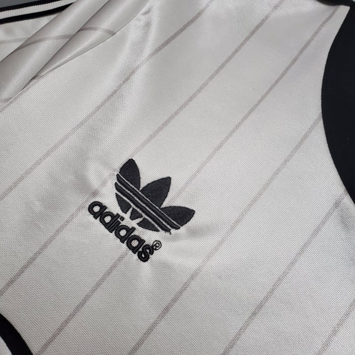 Manchester United Away Retro Charity Shield Jersey 1983/84