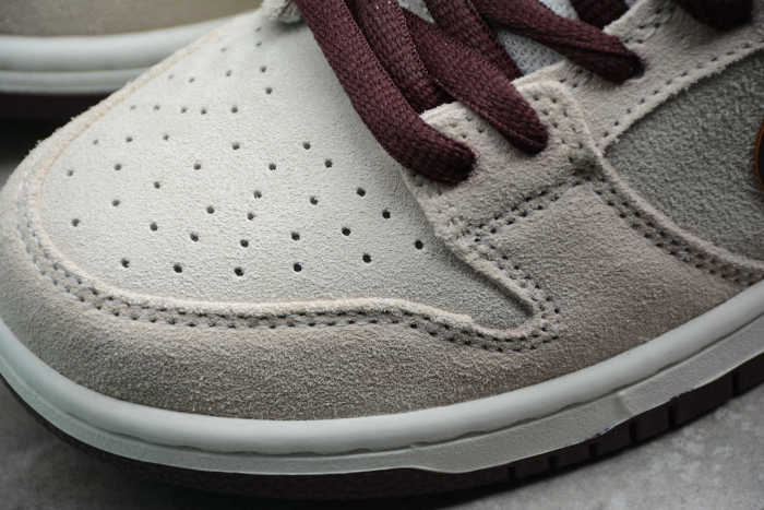SB Dunk Low Pro Desert Sand Mahogany BQ6817-004