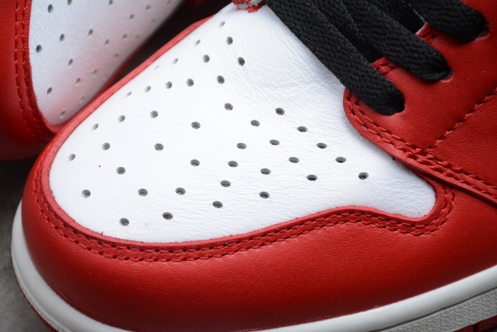 Air Jordan 1 Retro Hi OG Chicago 555088-101
