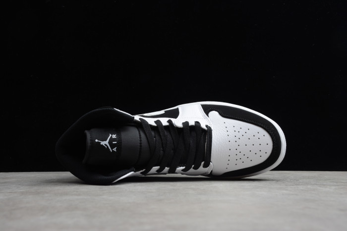 Air Jordan 1 Retro Mid 'Tuxedo' 554724-113