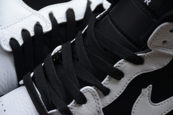 Air Jordan 1 Retro Mid 'Tuxedo' 554724-113