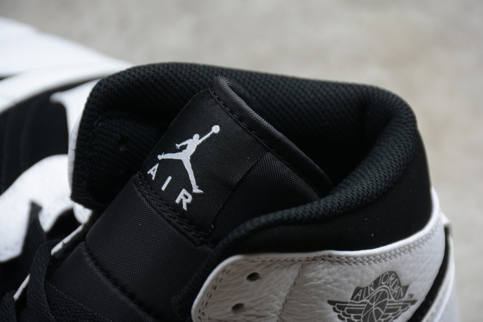 Air Jordan 1 Retro Mid 'Tuxedo' 554724-113