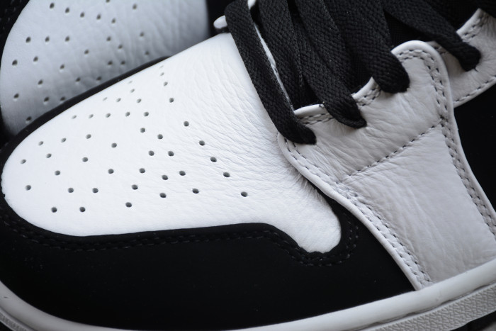 Air Jordan 1 Retro Mid 'Tuxedo' 554724-113