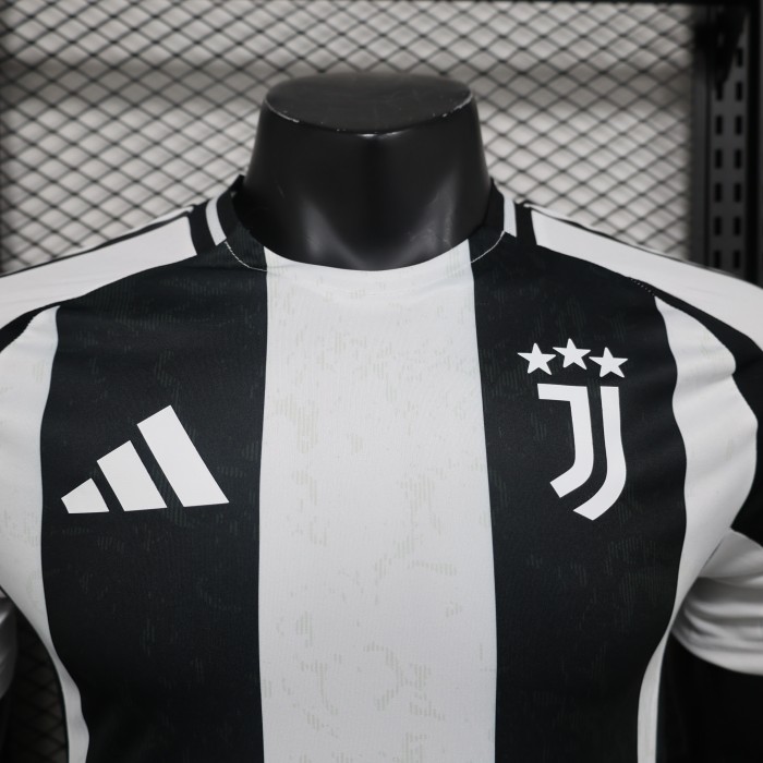 Juventus Home Player Jersey 24/25
