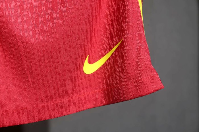 Liverpool Home Player Shorts 24/25