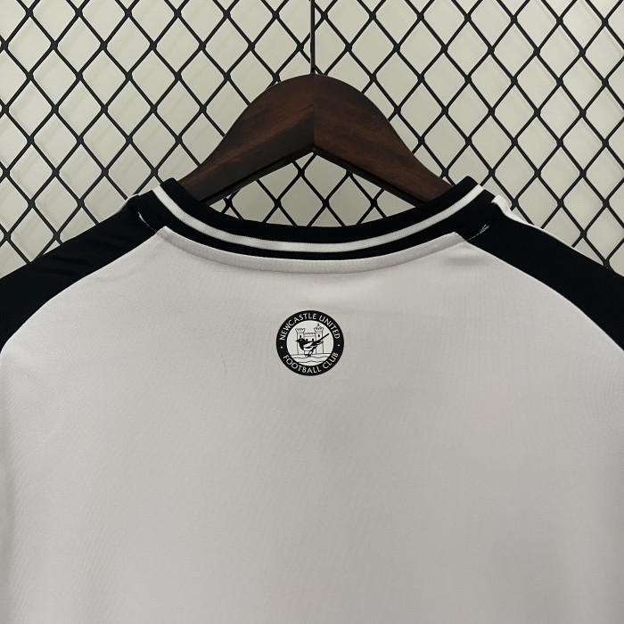 Newcastle United Men's Carabao Cup 2025 Winners Shirt