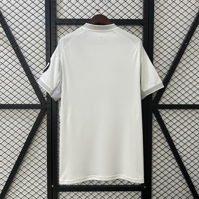 Real Madrid Home Modrić Limited Edition Man Jersey 25/26