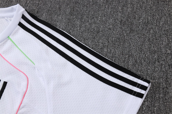 Juventus Training Short Sleeve Jersey 25/26