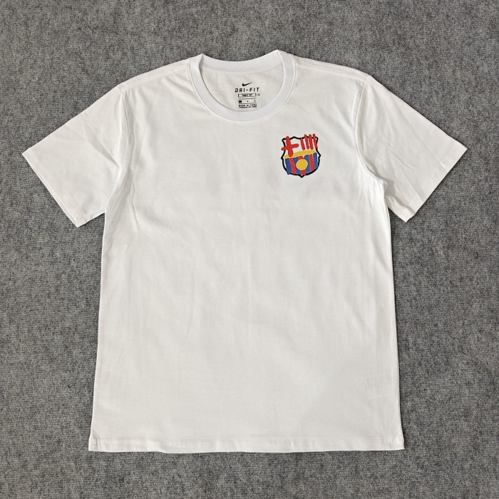 Barcelona TOTS UNITS FEM FORÇA T-Shirt 2025