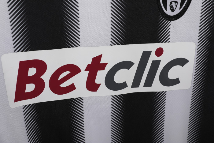 Juventus Home Retro Jersey 2011/12