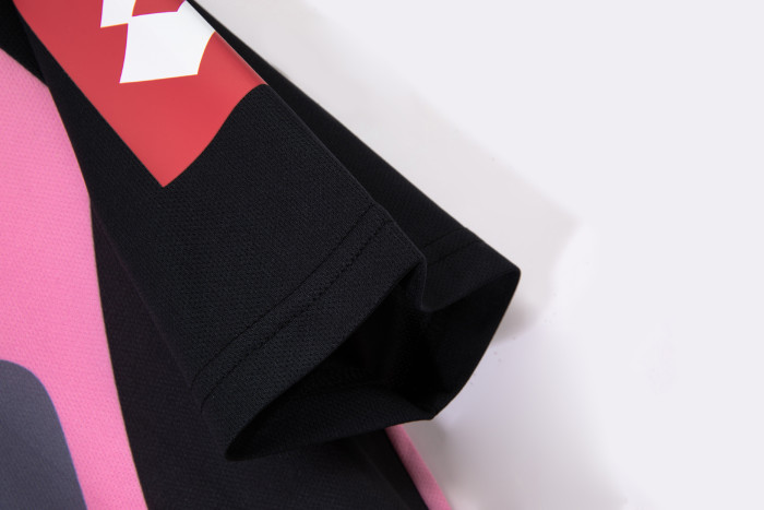 Juventus Retro Pink Goalkeeper Jersey 2002/03