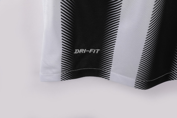Juventus Home Retro Jersey 2011/12