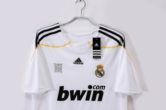 Real Madrid Home Retro Jersey 2009/10