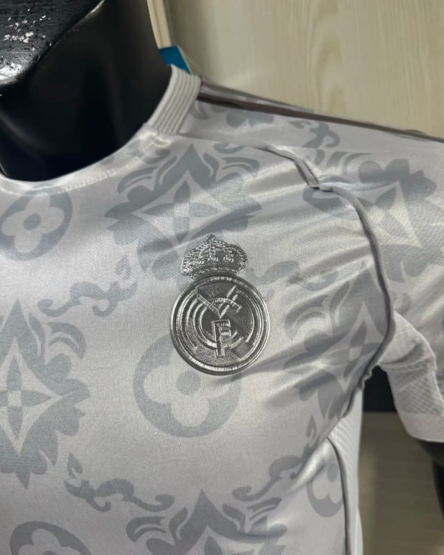 Real Madrid Galaxy Light Special Player Jersey 25/26