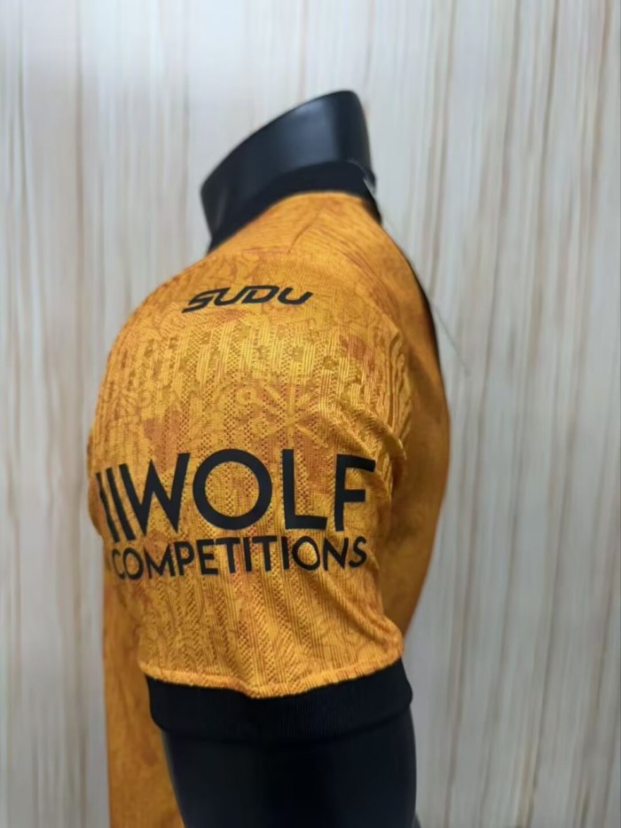 Wolves Home Player Men Jersey 26/27