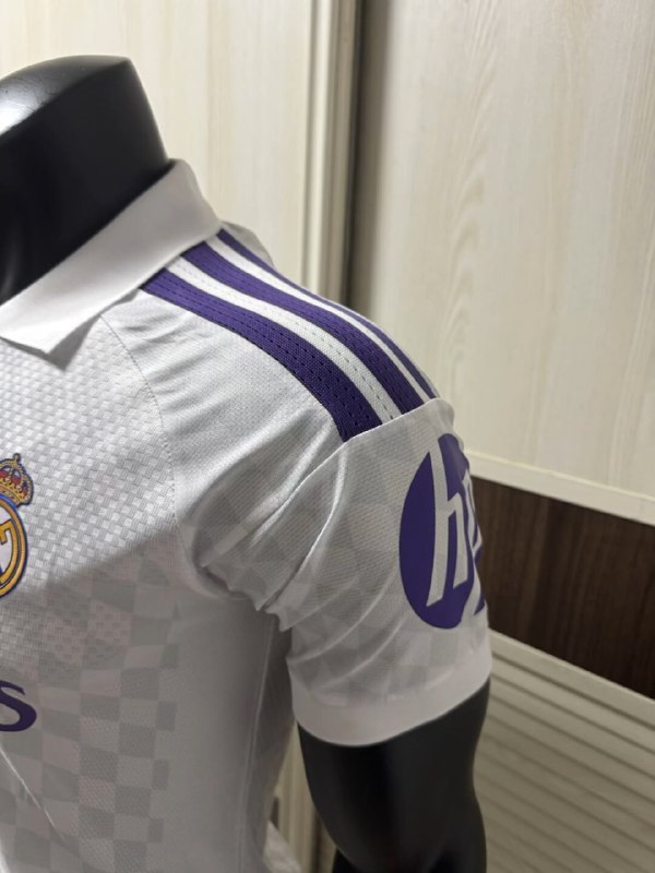 Real Madrid Home Player Men Jersey 27/28