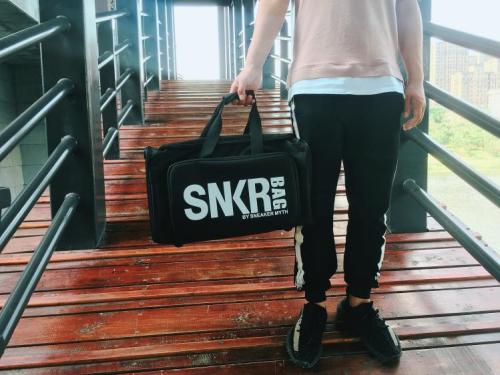 2017 Snkrbag