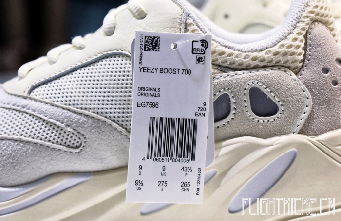 Yeezy Boost 700   Analog  2019