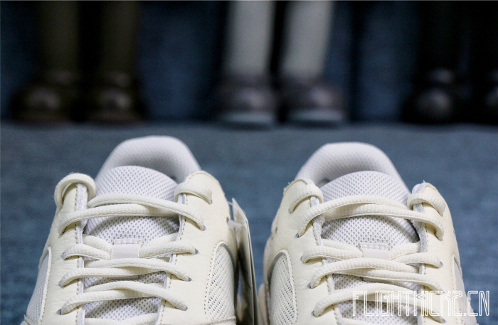 Yeezy Boost 700   Analog  2019