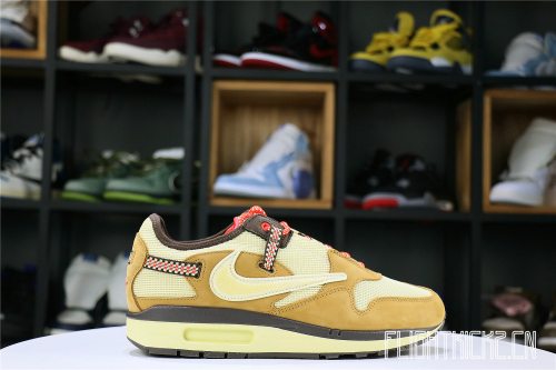 Travis Scott x Air Max 1  Wheat