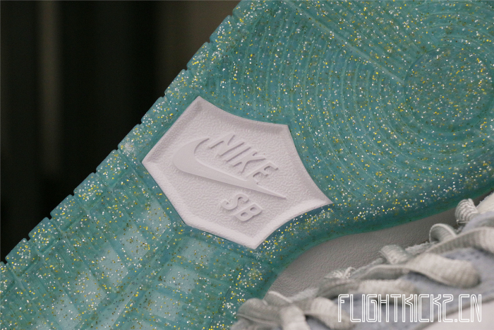 Nike SB Dunk Low Sean Cliver