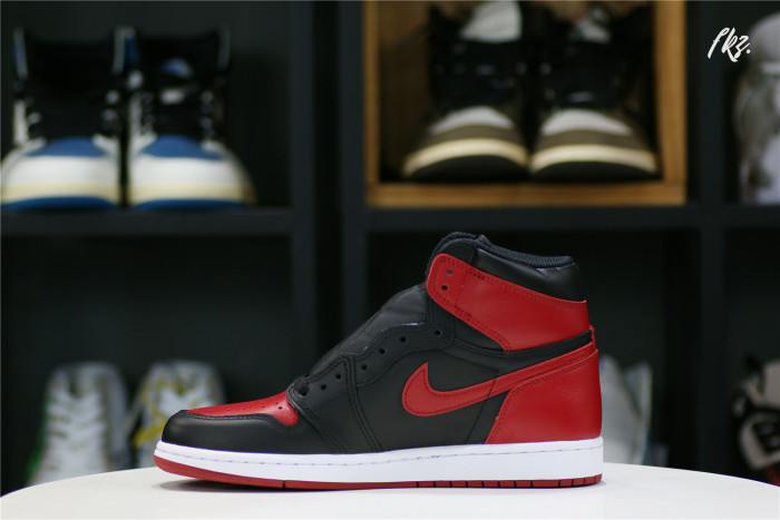 Air Jordan 1 Retro High   Banned  (GS)
